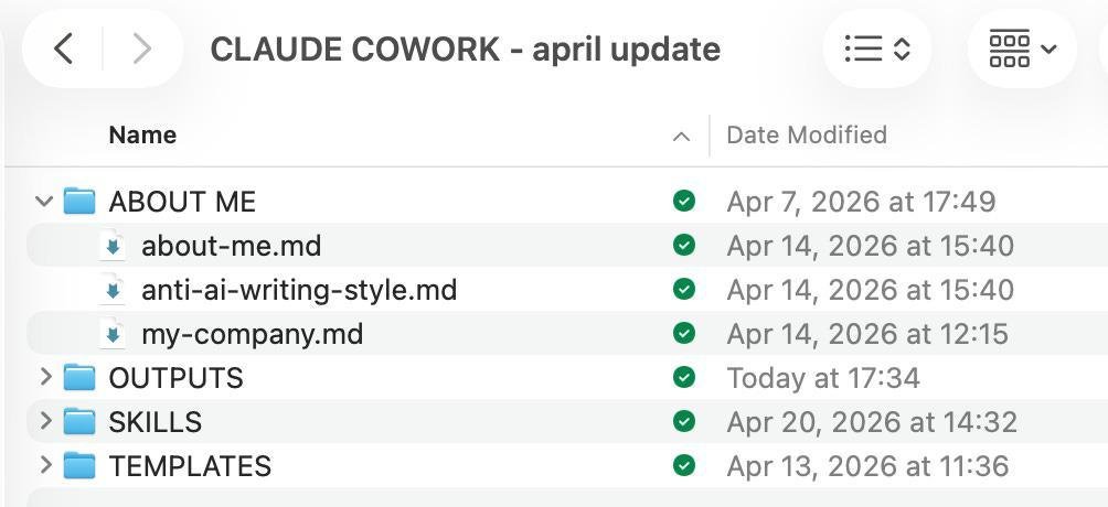 Cấu trúc thư mục Claude Cowork trên máy tính với các file about-me, my-company và anti-ai-writing-style.